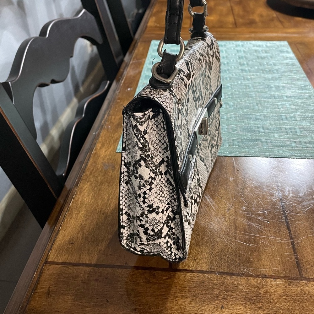 Bags - Picture 4 of 5